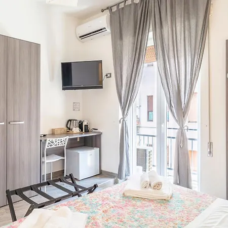 Cavour Rooms Guest house 3*