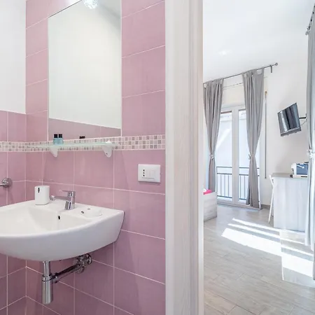 Cavour Rooms 3*