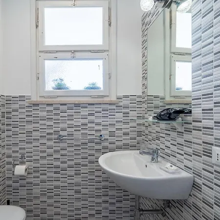 بيت ضيافة Cavour