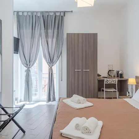 Cavour Rooms 3*