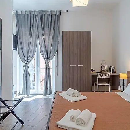 Cavour Πανσιόν 3*