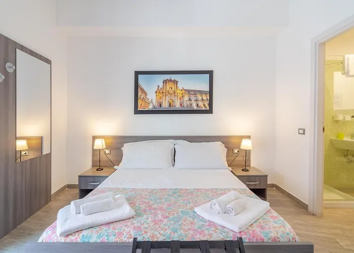 Cavour Rooms