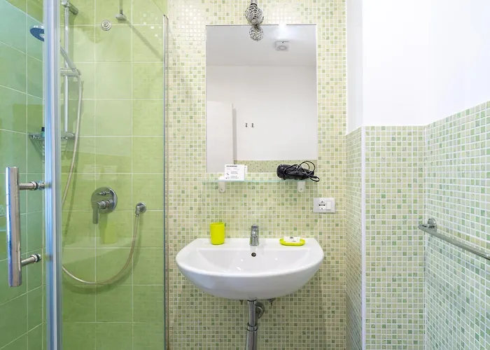 Cavour Rooms 3*