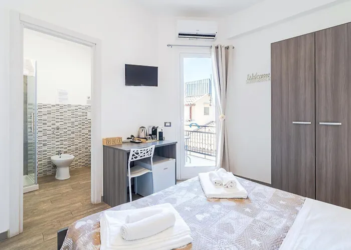 Cavour Rooms 3*