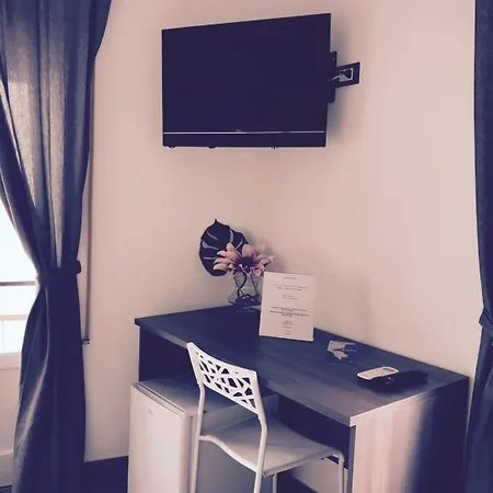 Cavour Πανσιόν 4*